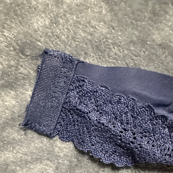 NWOT 3-Pack size 36B Lucky Brand Women's Lace Trim Bras - Navy, Pink, & Cream. - Picture 11 of 11